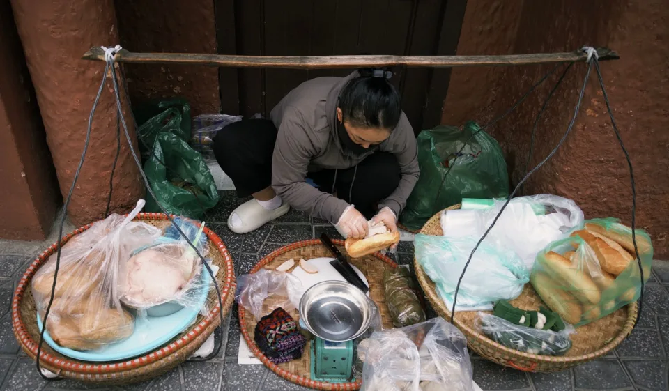 Tô bún bò đầy đủ